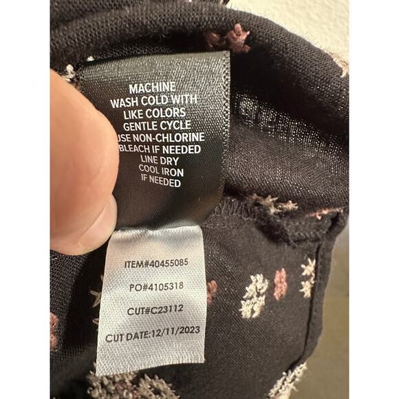 Torrid 4X Boho Black Embroidered Peasant Blouse | Rayon Linen Blend Festival - Picture 6 of 13